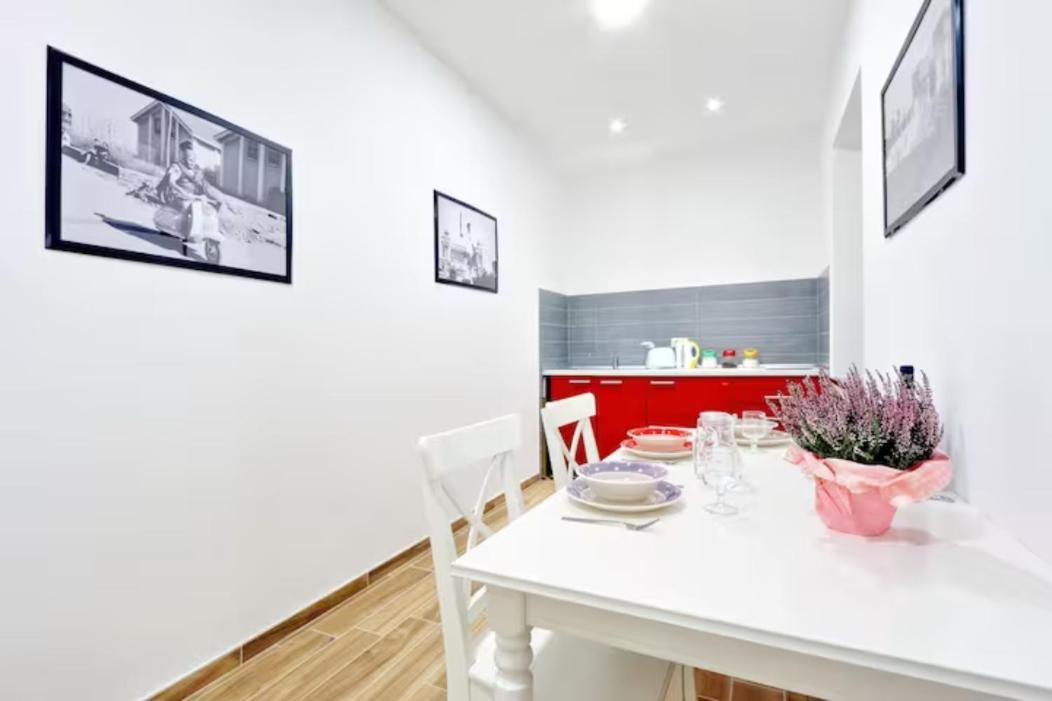 Restart Accommodations Aldobrandini E Sciarra Rome Bagian luar foto